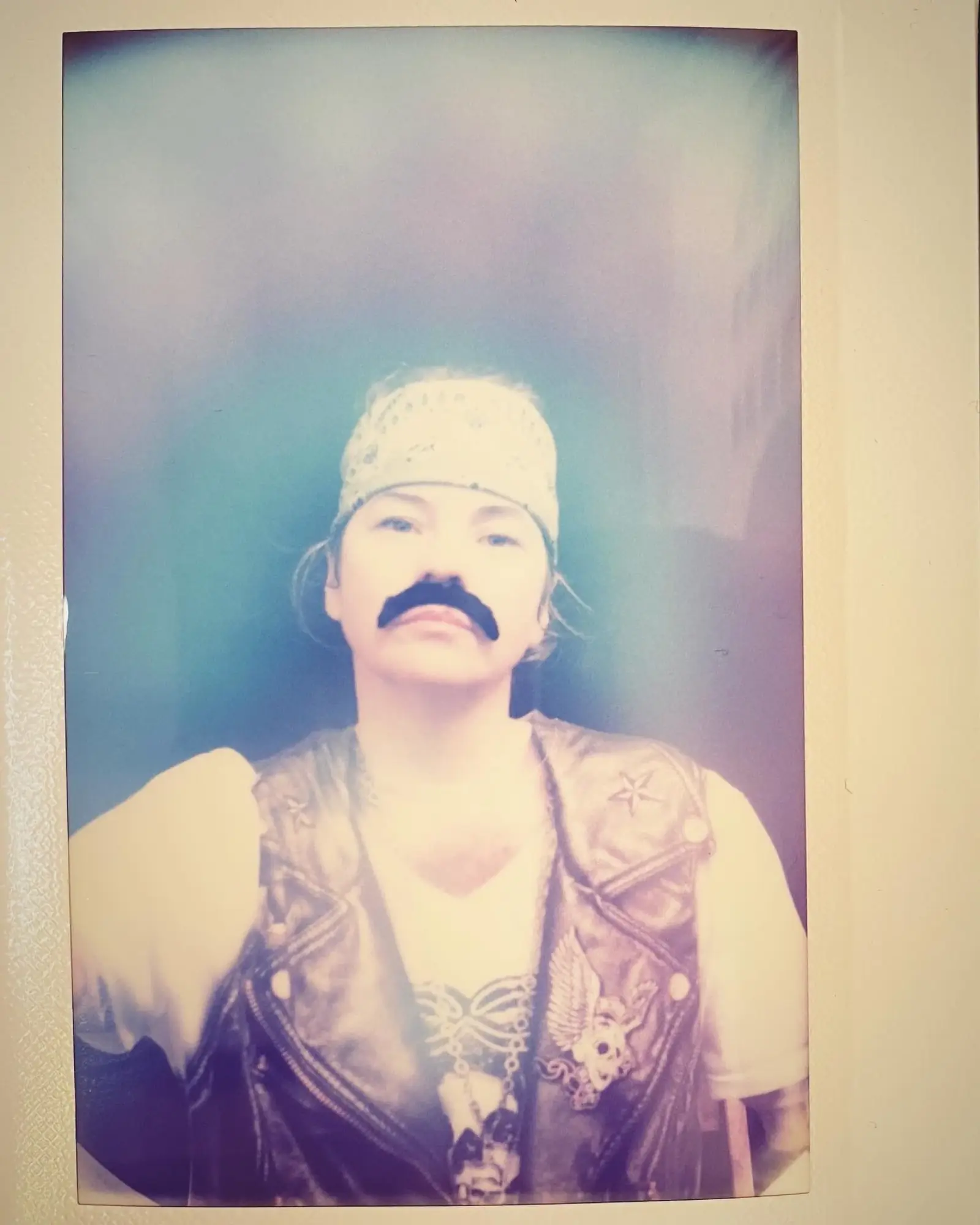 Analogue aura photo taken at the Prisma Aura studio in Montreal — 5
